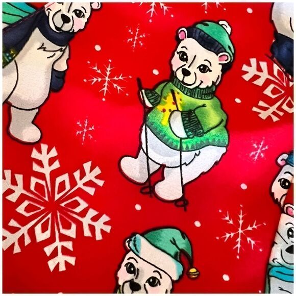 NEW Med Couture Christmas Holiday Scrub Top- Polar Bears & Snowflakes 2XL - Picture 6 of 9